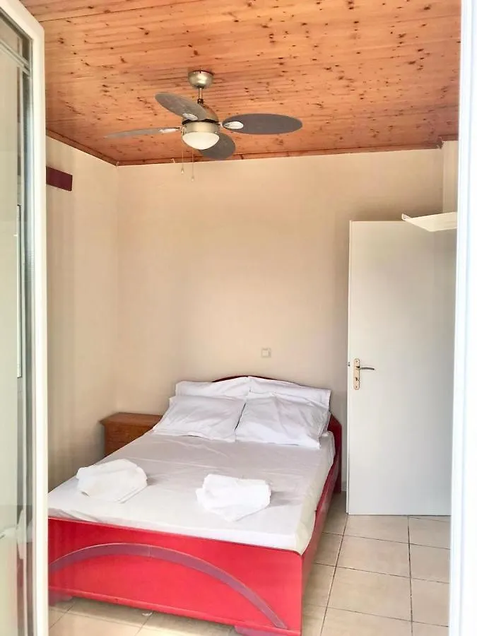 Semesterbostad Les Oliviers Villa With Sea View On Petani Beach Vóvikes Grekland
